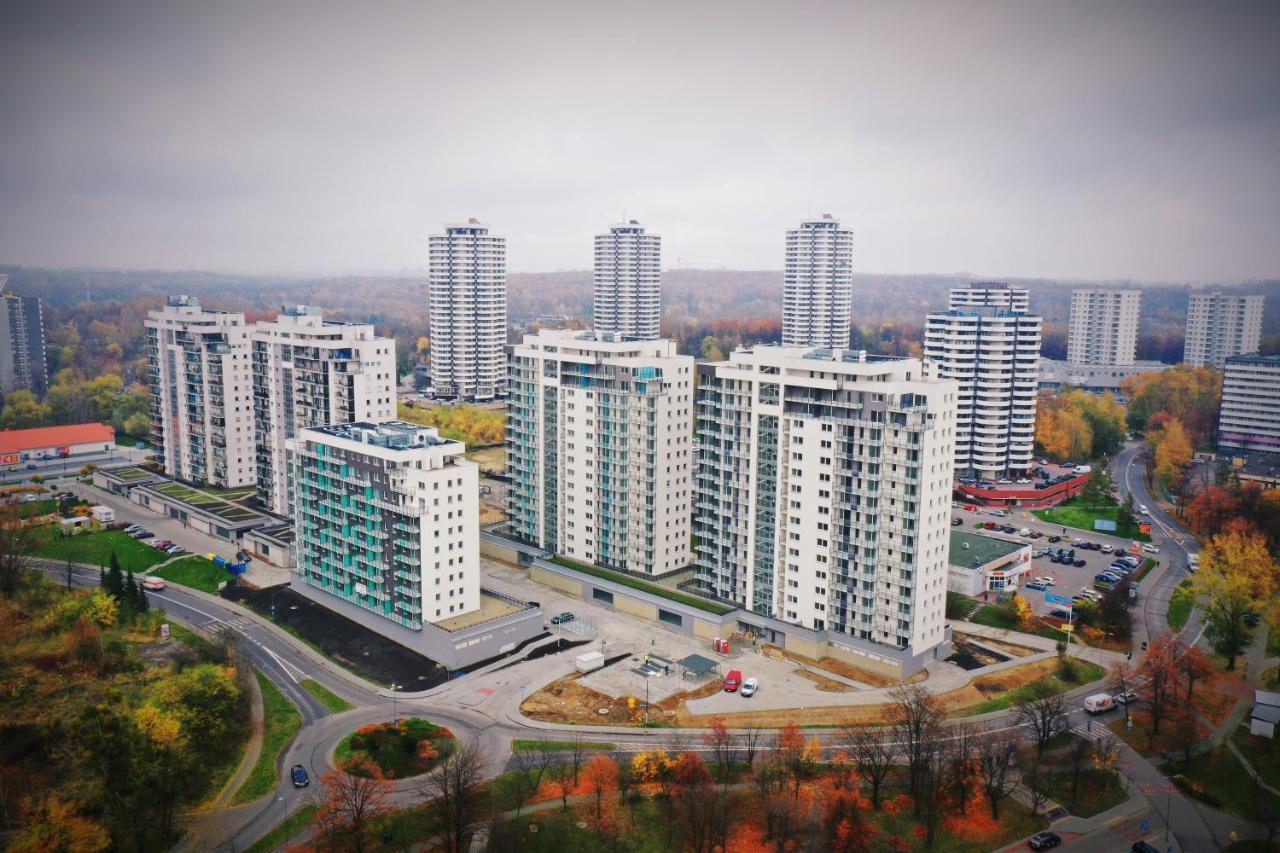Apartament Wsrod 1000Cy Swiatel - Z Parkingiem W Hali Garazowej- Duzy Balkon Z Lezakami - Piekny Widok Noca Na Panorame Tysiaclecia Katowice Exterior photo