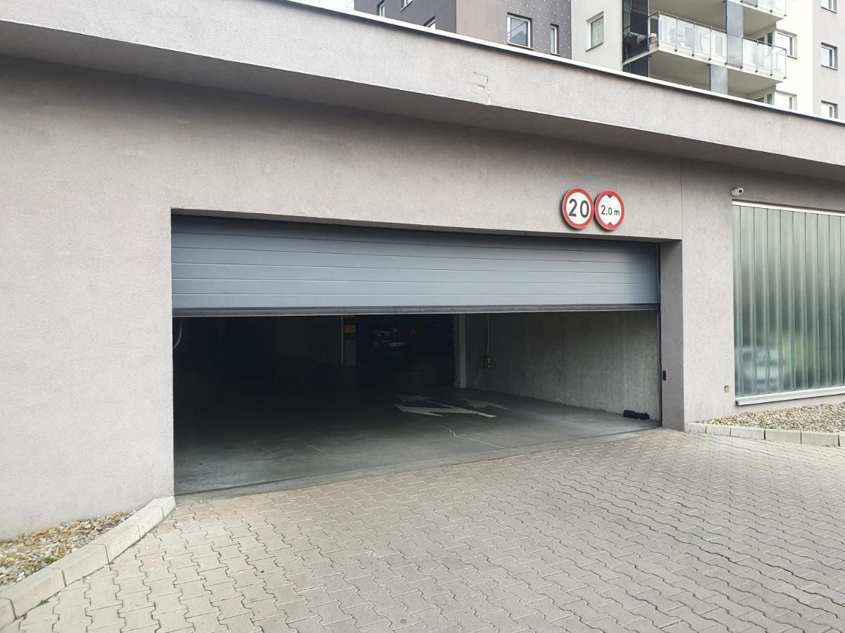 Apartament Wsrod 1000Cy Swiatel - Z Parkingiem W Hali Garazowej- Duzy Balkon Z Lezakami - Piekny Widok Noca Na Panorame Tysiaclecia Katowice Exterior photo