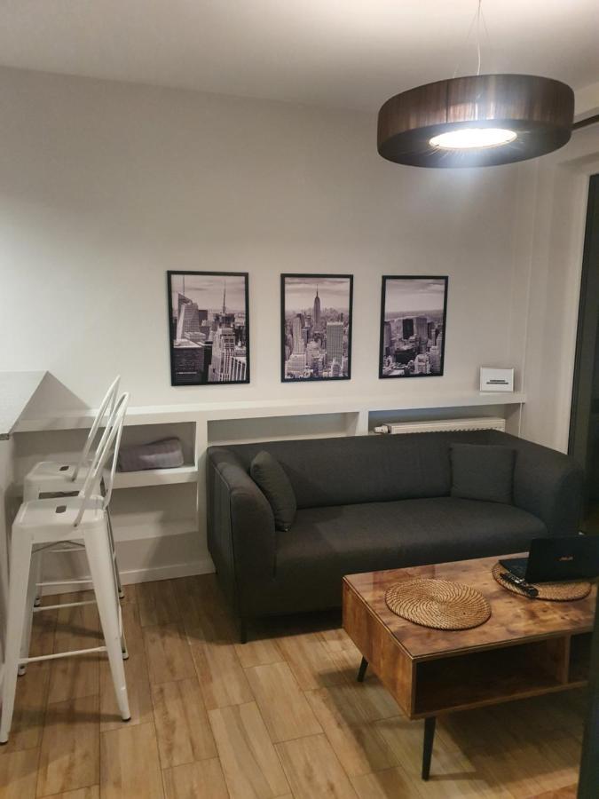 Apartament Wsrod 1000Cy Swiatel - Z Parkingiem W Hali Garazowej- Duzy Balkon Z Lezakami - Piekny Widok Noca Na Panorame Tysiaclecia Katowice Exterior photo